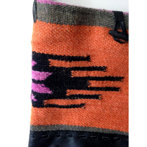 Raj kilim carpet & leather crossbody messenger bag - Picture 4 of 8